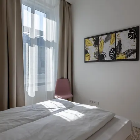 Lejlighed Downtown Elegance By Great Market Hall - 2 Bedrooms, 1 Living Room, 2 Bathrooms, Free Airconditioner, Free Italien Coffee *