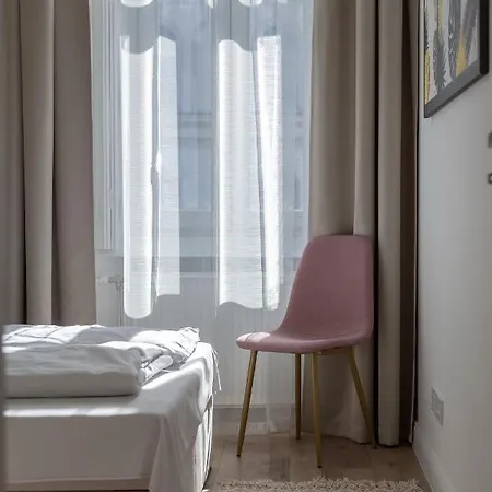 Apartament Downtown Elegance By Great Market Hall - 2 Bedrooms, 1 Living Room, 2 Bathrooms, Free Airconditioner, Free Italien Coffee *