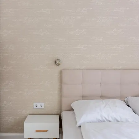 Downtown Elegance By Great Market Hall - 2 Bedrooms, 1 Living Room, 2 Bathrooms, Free Airconditioner, Free Italien Coffee * Budapeszt