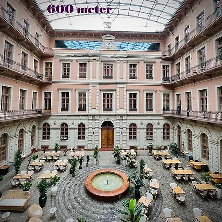 Lejlighed Downtown Elegance By Great Market Hall - 2 Bedrooms, 1 Living Room, 2 Bathrooms, Free Airconditioner, Free Italien Coffee
