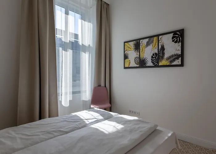 Apartament Downtown Elegance By Great Market Hall - 2 Bedrooms, 1 Living Room, 2 Bathrooms, Free Airconditioner, Free Italien Coffee *