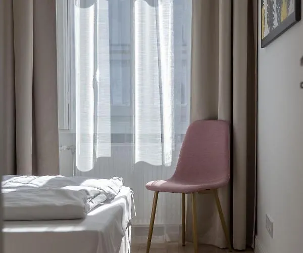 Apartament Downtown Elegance By Great Market Hall - 2 Bedrooms, 1 Living Room, 2 Bathrooms, Free Airconditioner, Free Italien Coffee *