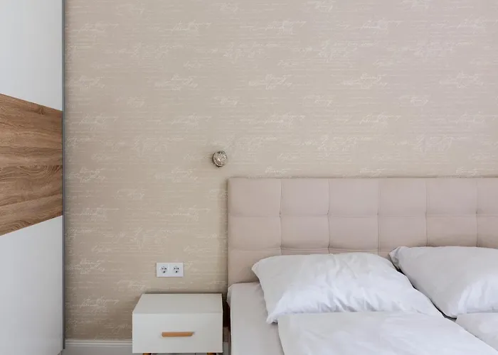 Downtown Elegance By Great Market Hall - 2 Bedrooms, 1 Living Room, 2 Bathrooms, Free Airconditioner, Free Italien Coffee * Budapesta