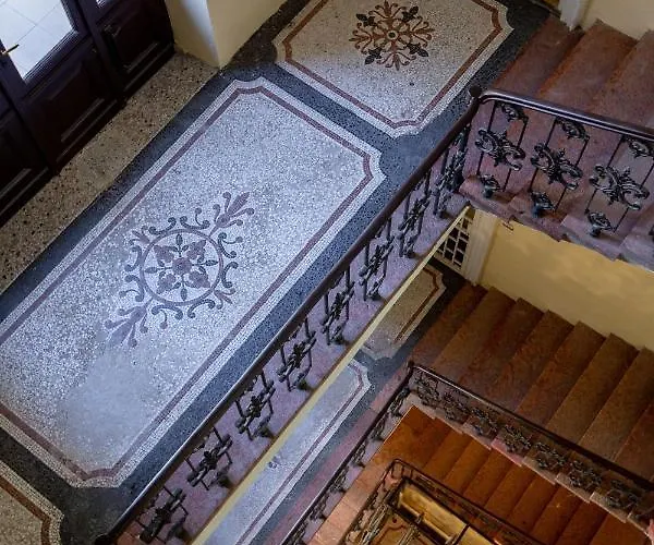 Downtown Elegance By Great Market Hall - 2 Bedrooms, 1 Living Room, 2 Bathrooms, Free Airconditioner, Free Italien Coffee * Budapesta
