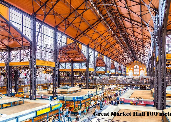 Downtown Elegance By Great Market Hall - 2 Bedrooms, 1 Living Room, 2 Bathrooms, Free Airconditioner, Free Italien Coffee