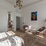 Downtown Elegance By Great Market Hall - 2 Bedrooms, 1 Living Room, 2 Bathrooms, Free Airconditioner, Free Italien Coffee شقة بودابست